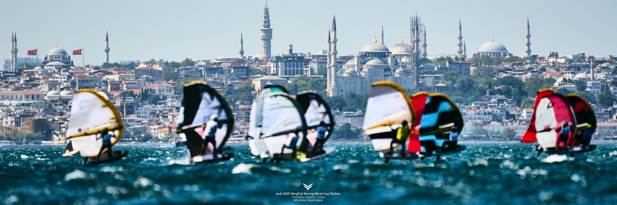  © IWSA media/Robert Hajbuk: WingFoils in Istanbul